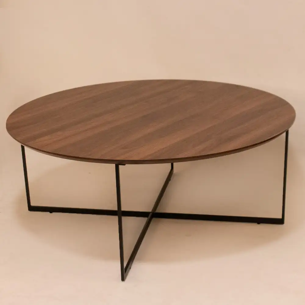 طاولة مجلس دائرية بسطح خشبي بقواعد حديد (لون بني)